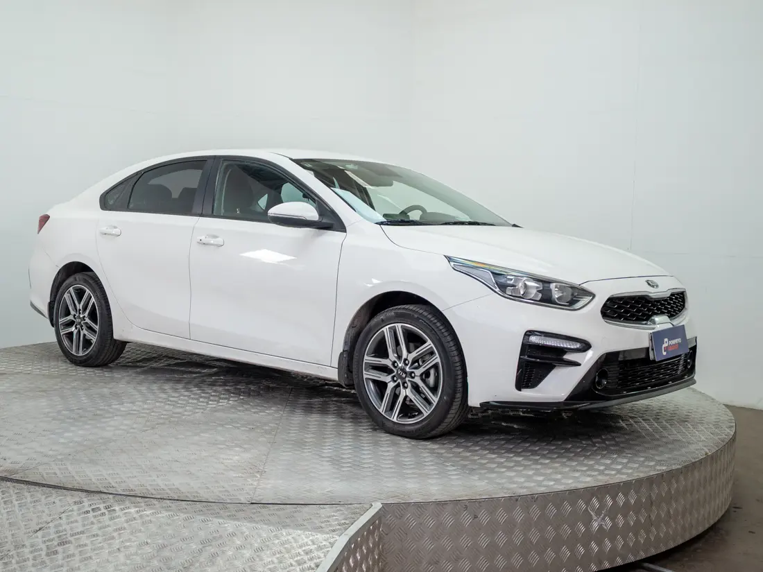 KIA Cerato — foto 8 de 18