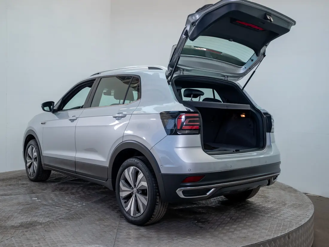 Volkswagen T-Cross — foto 9 de 17