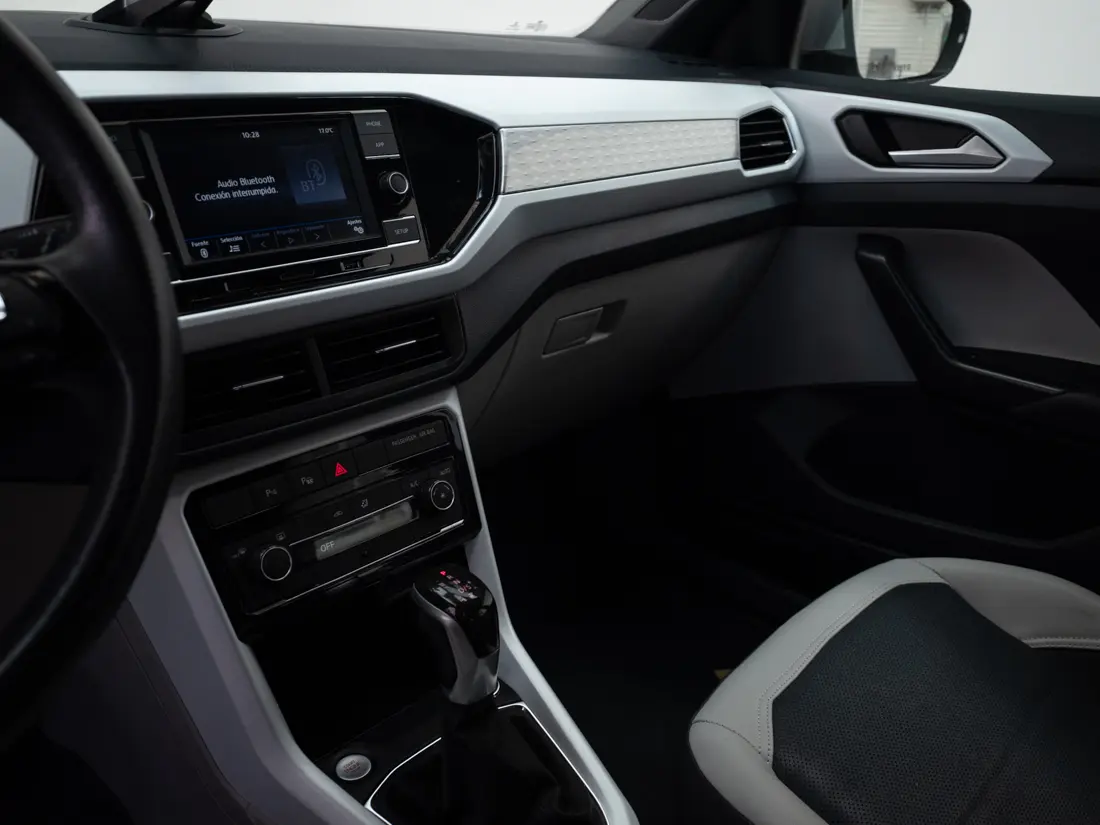 Volkswagen T-Cross — foto 11 de 17