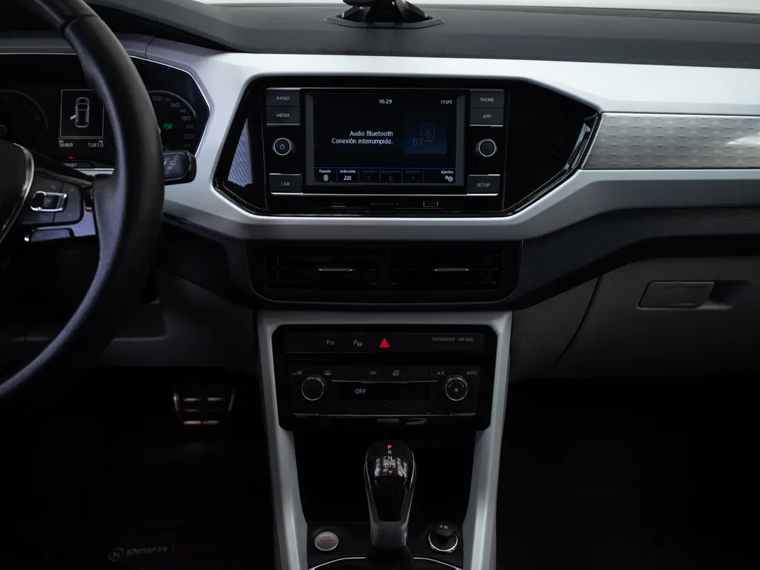Volkswagen T-Cross — foto 15 de 17