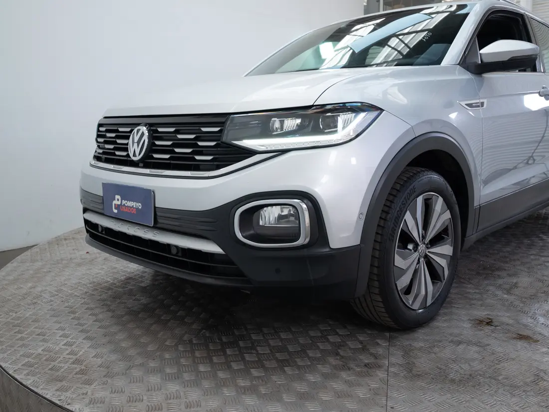 Volkswagen T-Cross — foto 17 de 17