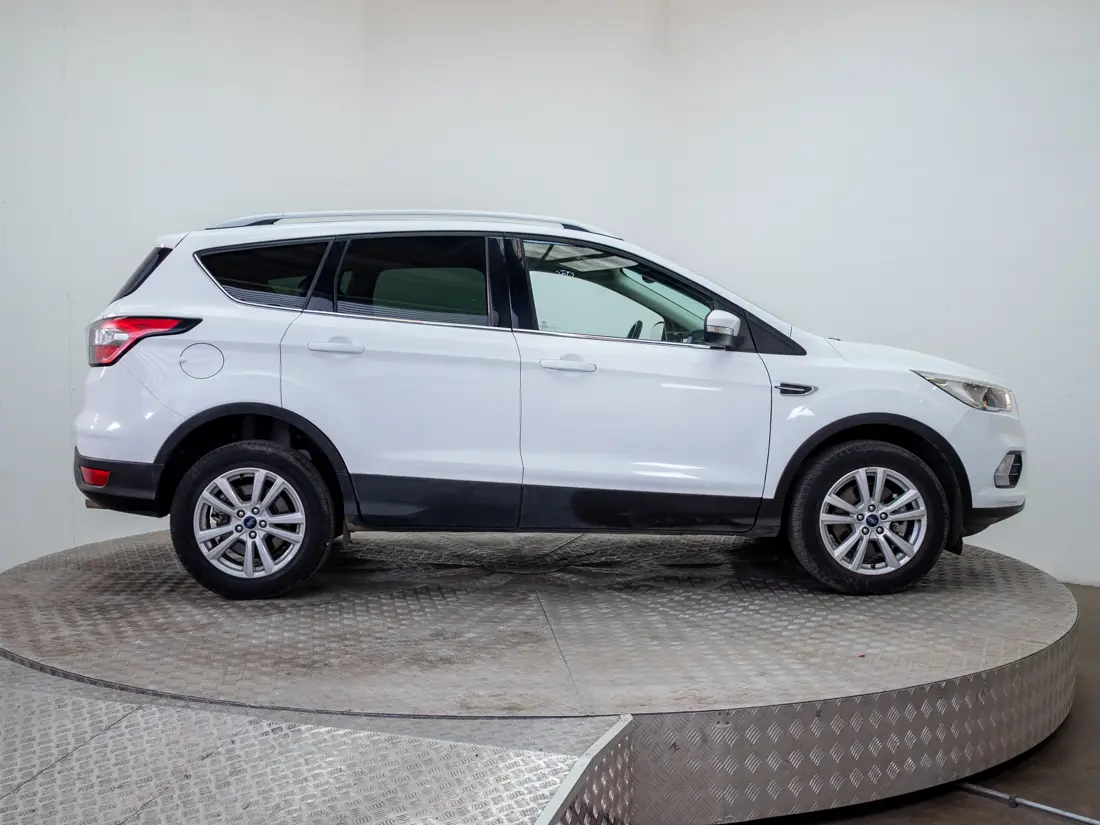 Ford Escape — foto 7 de 19