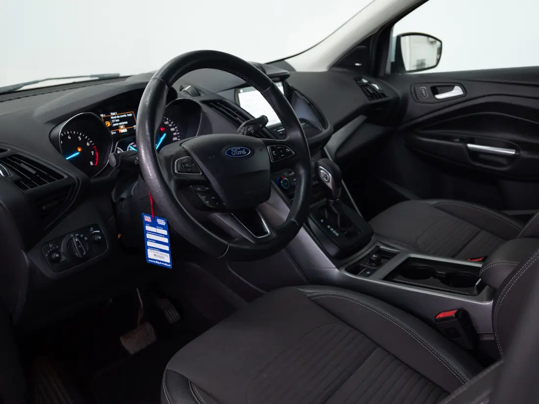 Ford Escape — foto 10 de 19