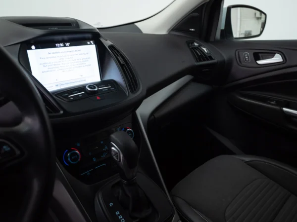 FORD ESCAPE 2020 usado — Pompeyo Carrasco — foto 11