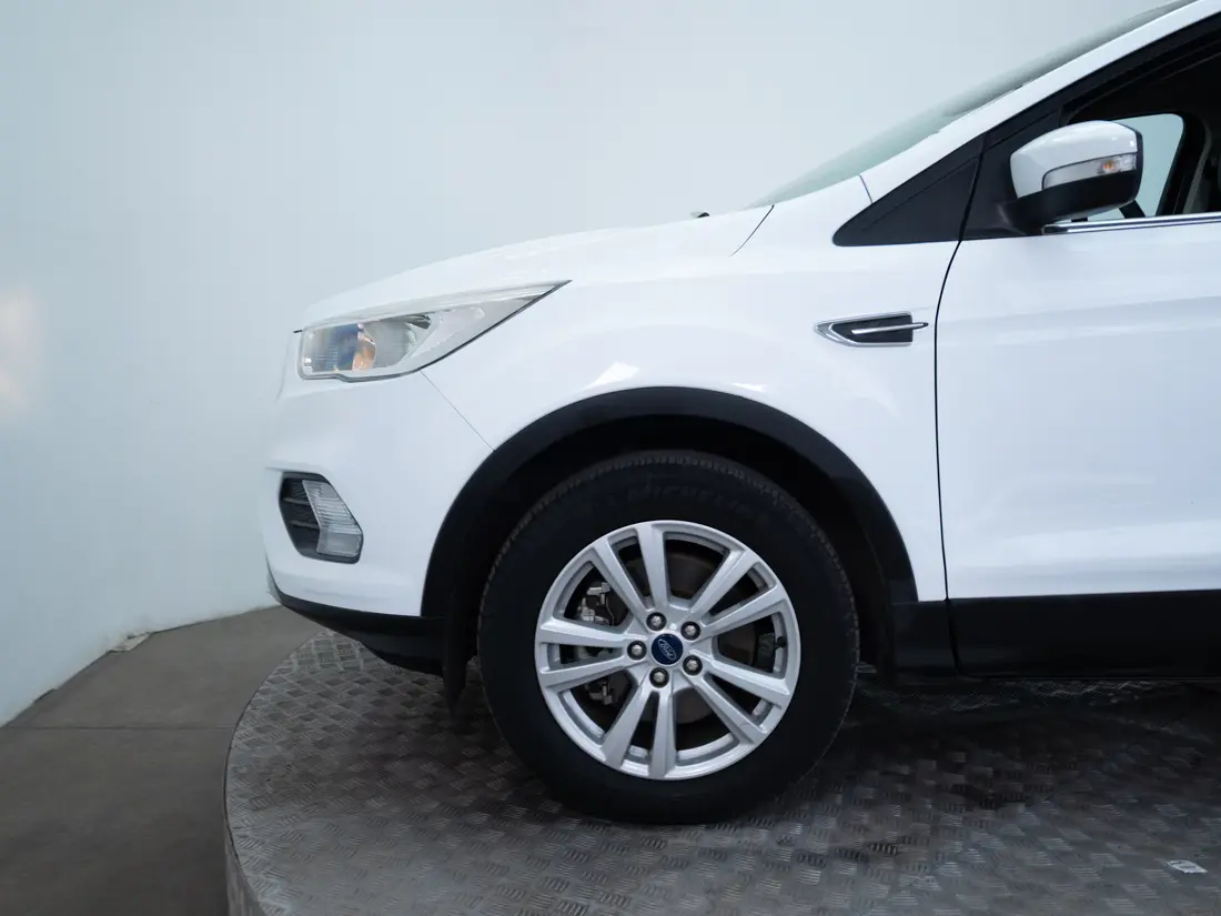 Ford Escape — foto 16 de 19