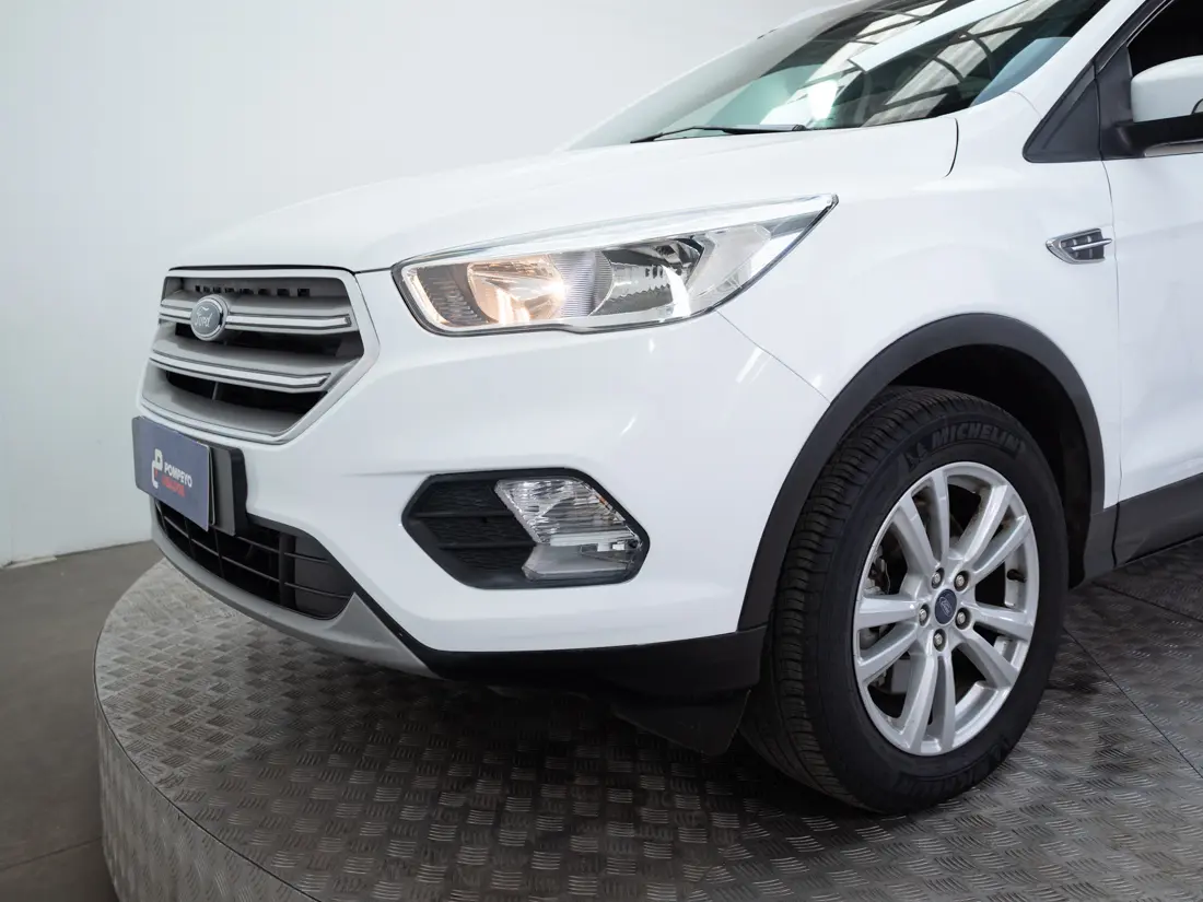Ford Escape — foto 17 de 19