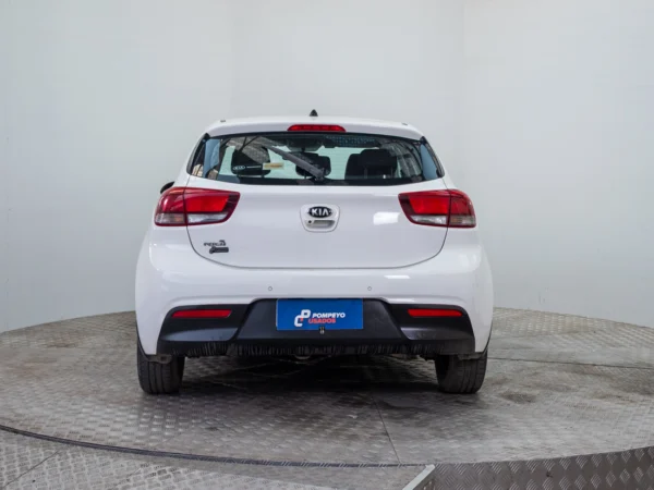 Kia RIO 5 2020 usado — Pompeyo Carrasco — foto 5