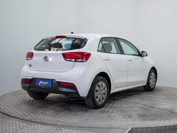 Kia RIO 5 2020 usado — Pompeyo Carrasco — foto 6