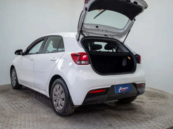 Kia RIO 5 2020 usado — Pompeyo Carrasco — foto 9