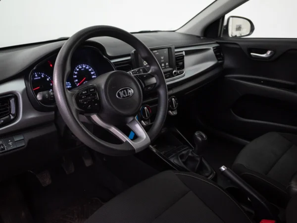Kia RIO 5 2020 usado — Pompeyo Carrasco — foto 10