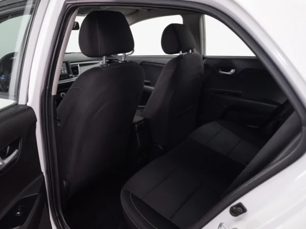 Kia RIO 5 2020 usado — Pompeyo Carrasco — foto 13