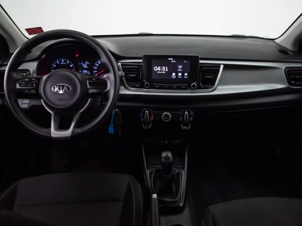 Kia RIO 5 2020 usado — Pompeyo Carrasco — foto 14