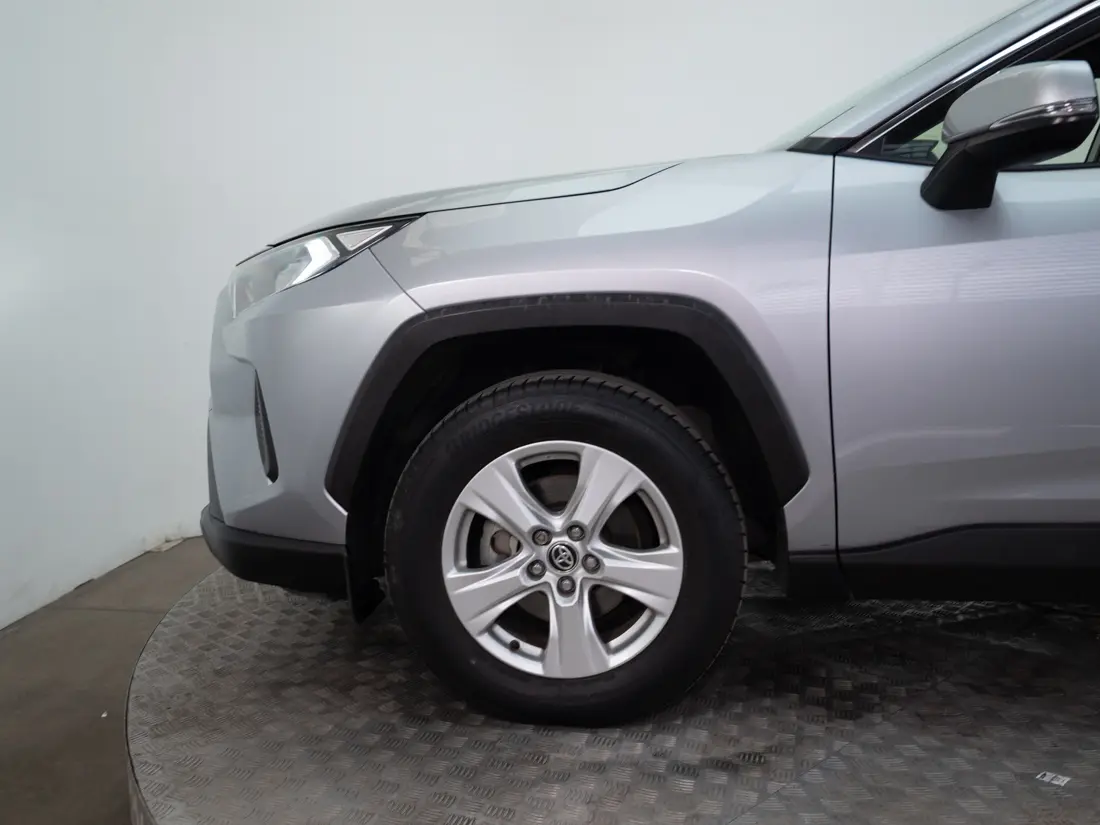 Toyota RAV4 — foto 15 de 19