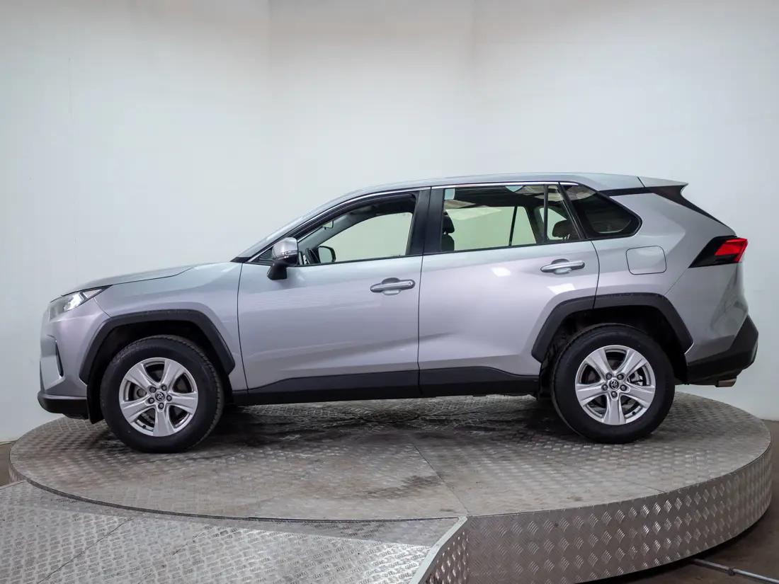 Toyota RAV4 — foto 2 de 19