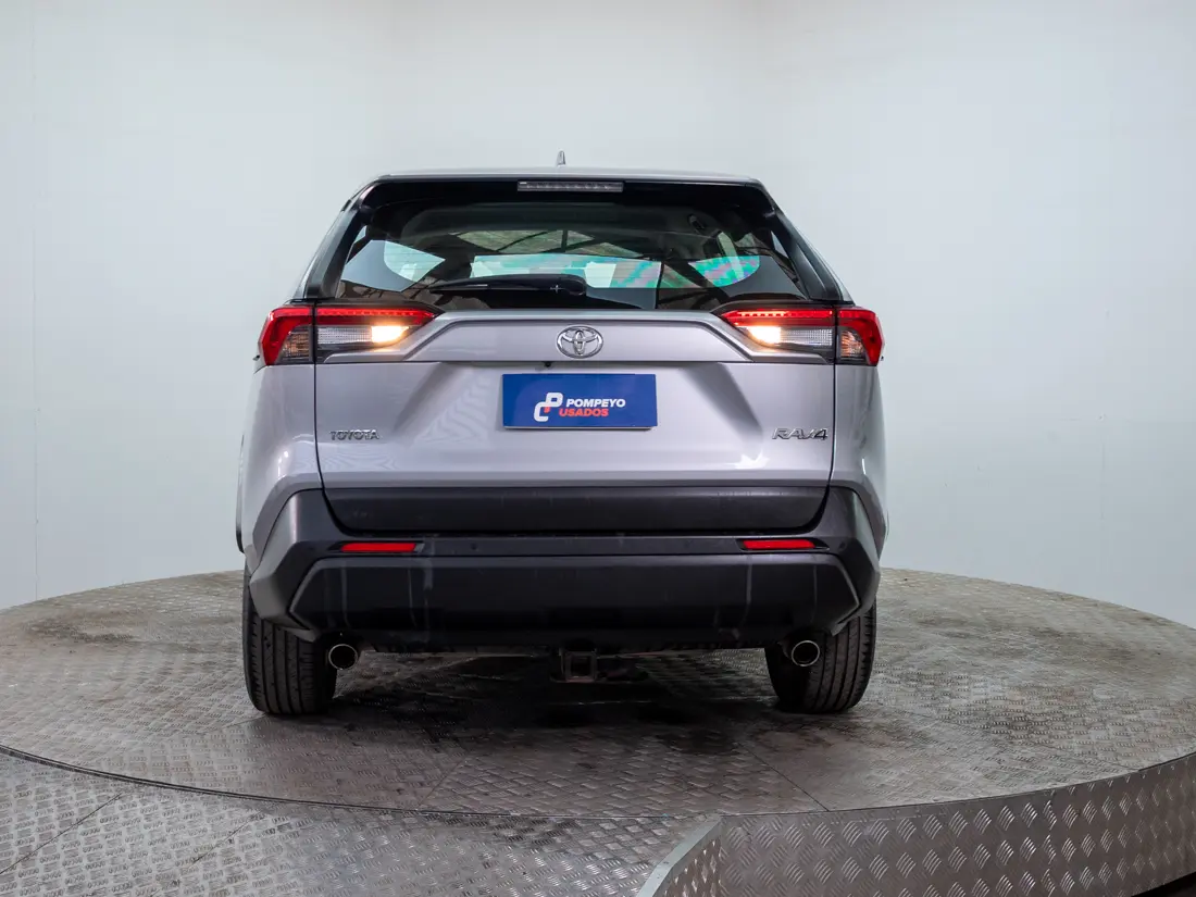 Toyota RAV4 — foto 4 de 19