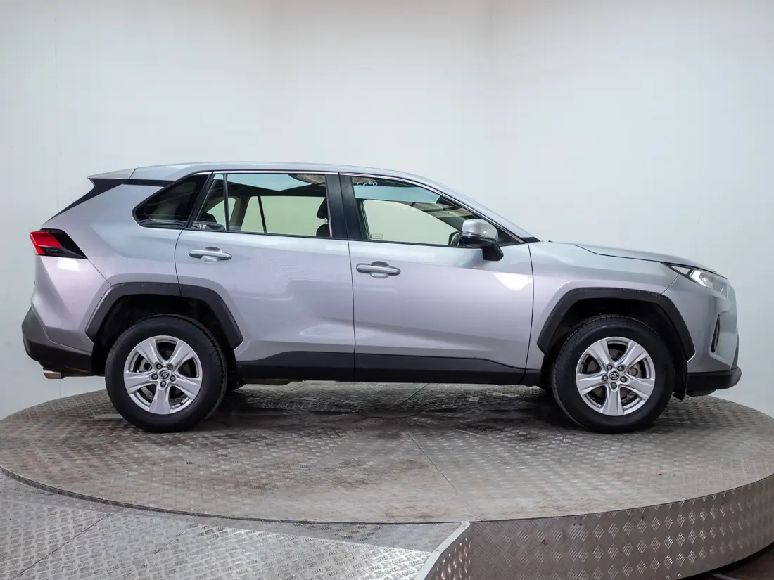 Toyota RAV4 — foto 6 de 19