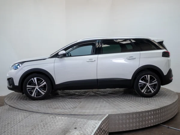 Peugeot 5008 2021 usado — Pompeyo Carrasco — foto 3