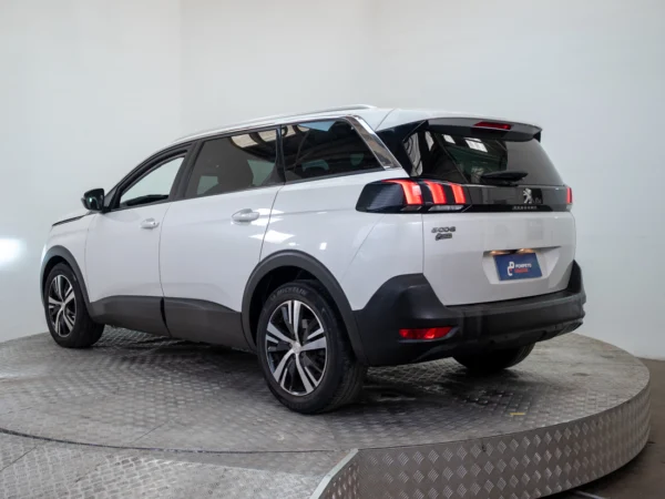 Peugeot 5008 2021 usado — Pompeyo Carrasco — foto 4