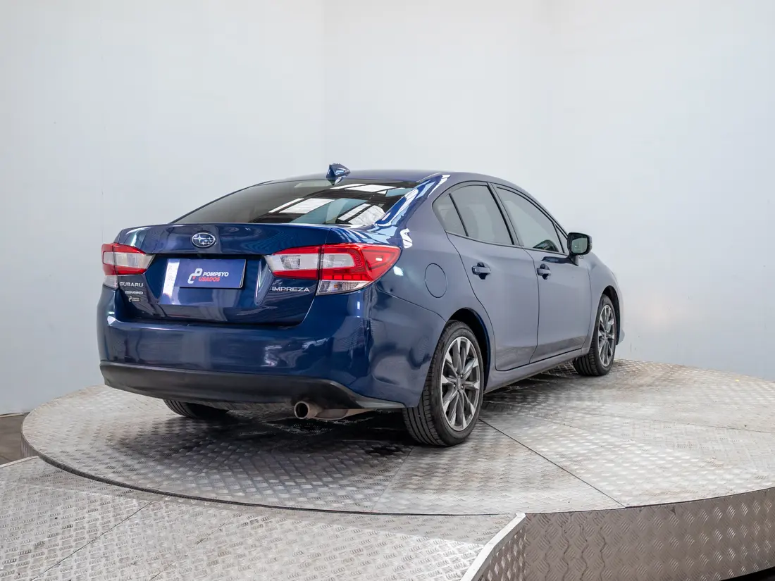 Subaru Impreza — foto 6 de 19