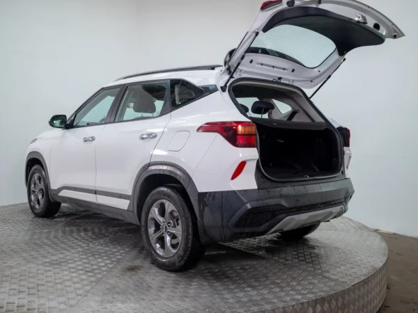 Kia SELTOS 2021 usado — Pompeyo Carrasco — foto 9