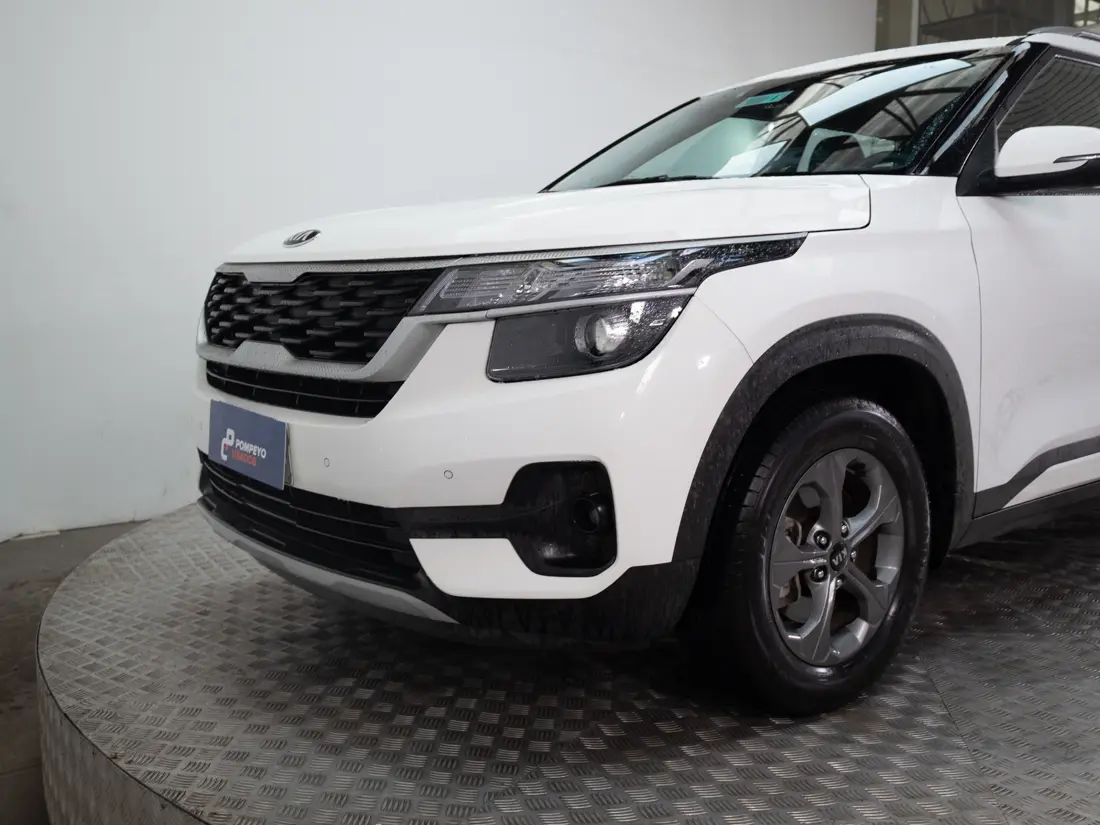 KIA Seltos — foto 17 de 19