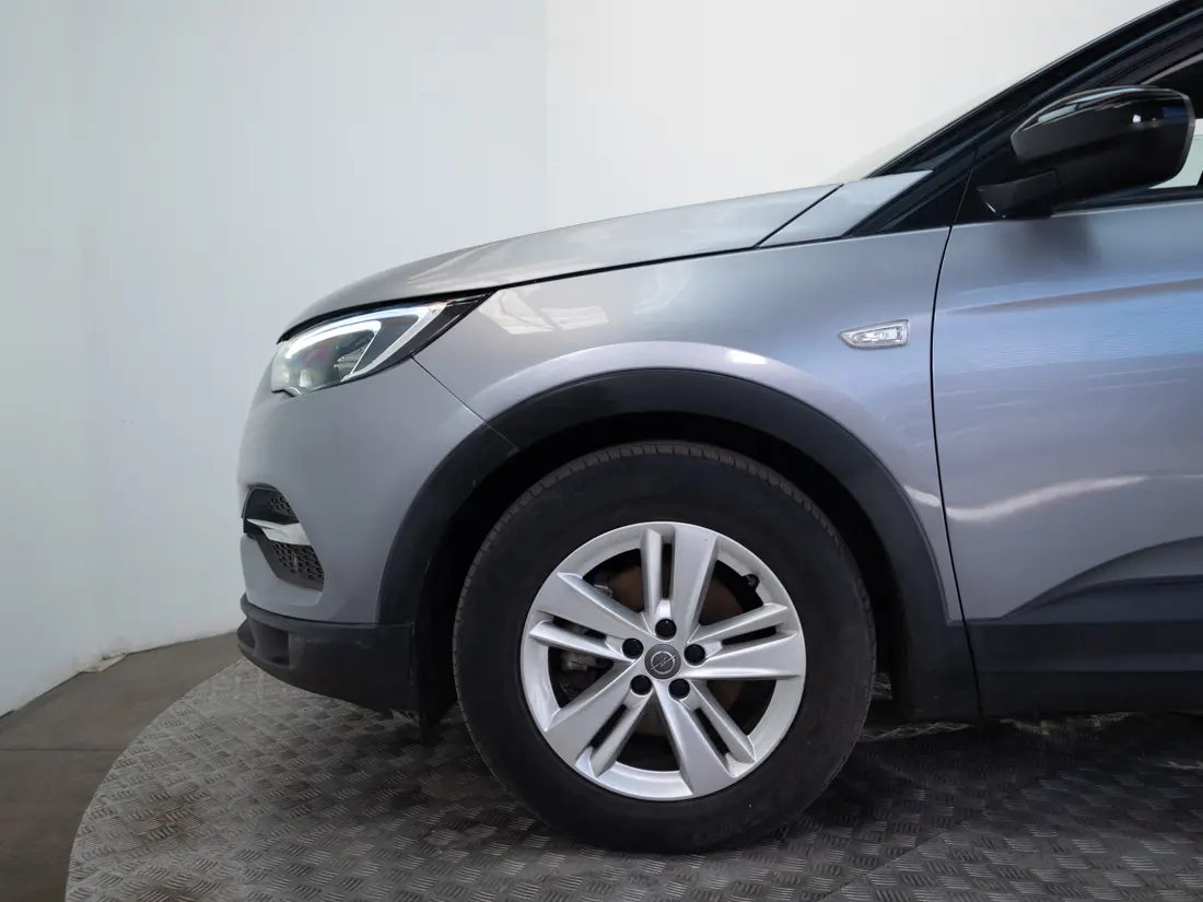 Opel Grandland — foto 16 de 19