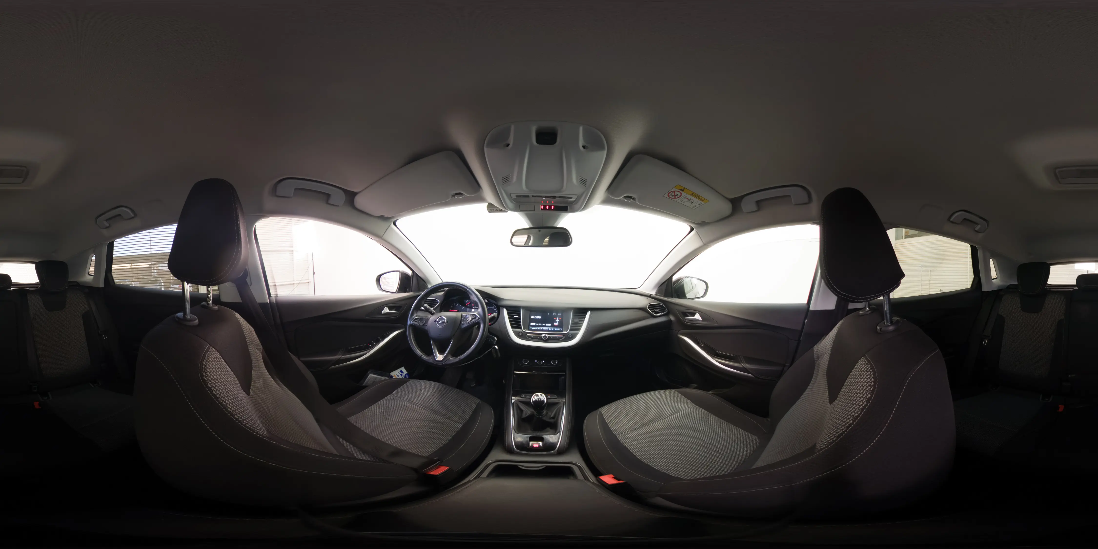 Opel Grandland — foto 19 de 19