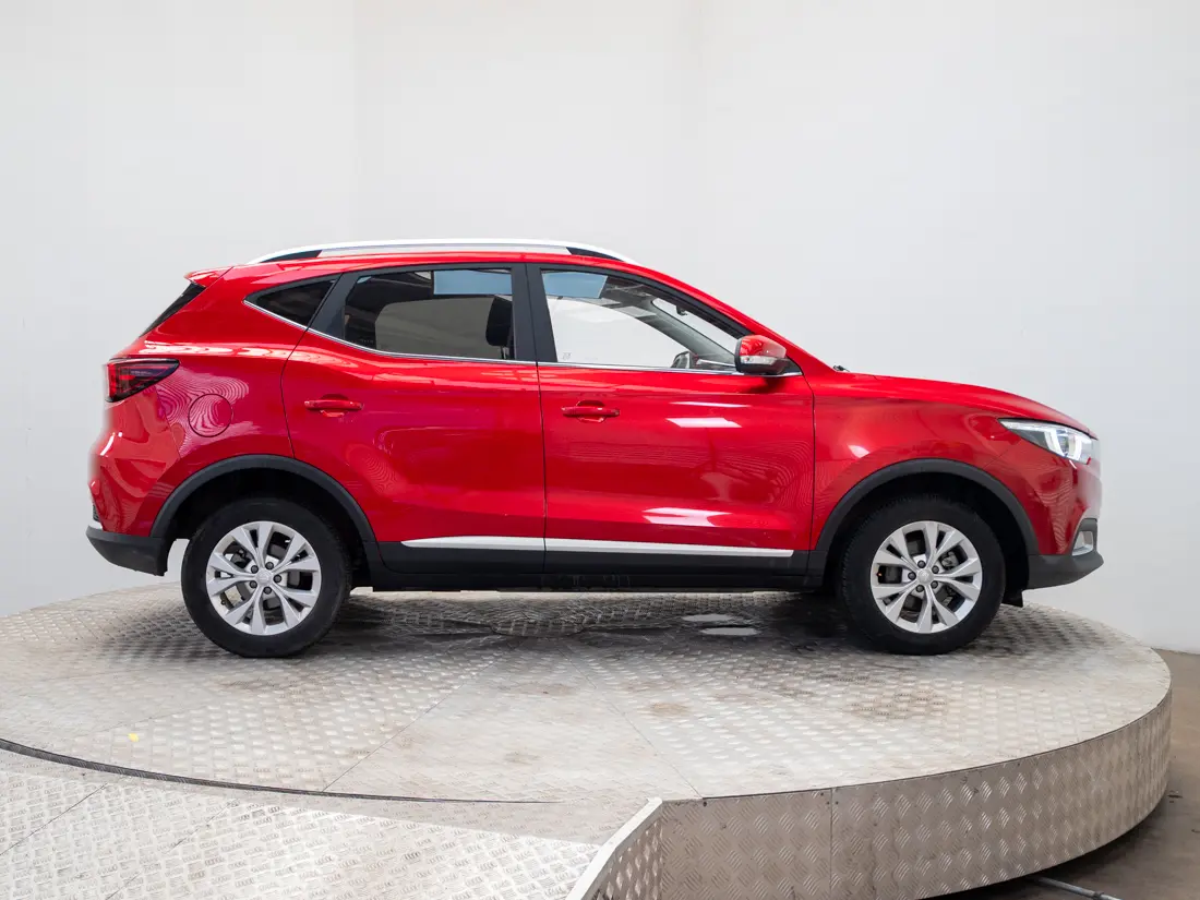 MG ZS 1.5 STD MT 2021