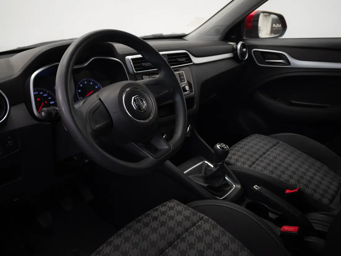 MG ZS 1.5 STD MT 2021