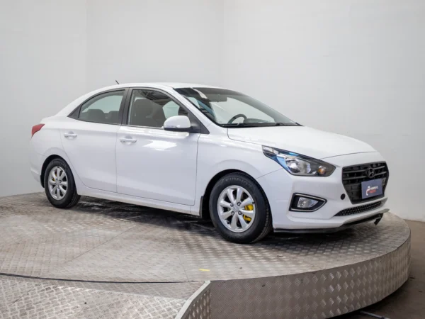 HYUNDAI VERNA 2022 usado — Pompeyo Carrasco — foto 2
