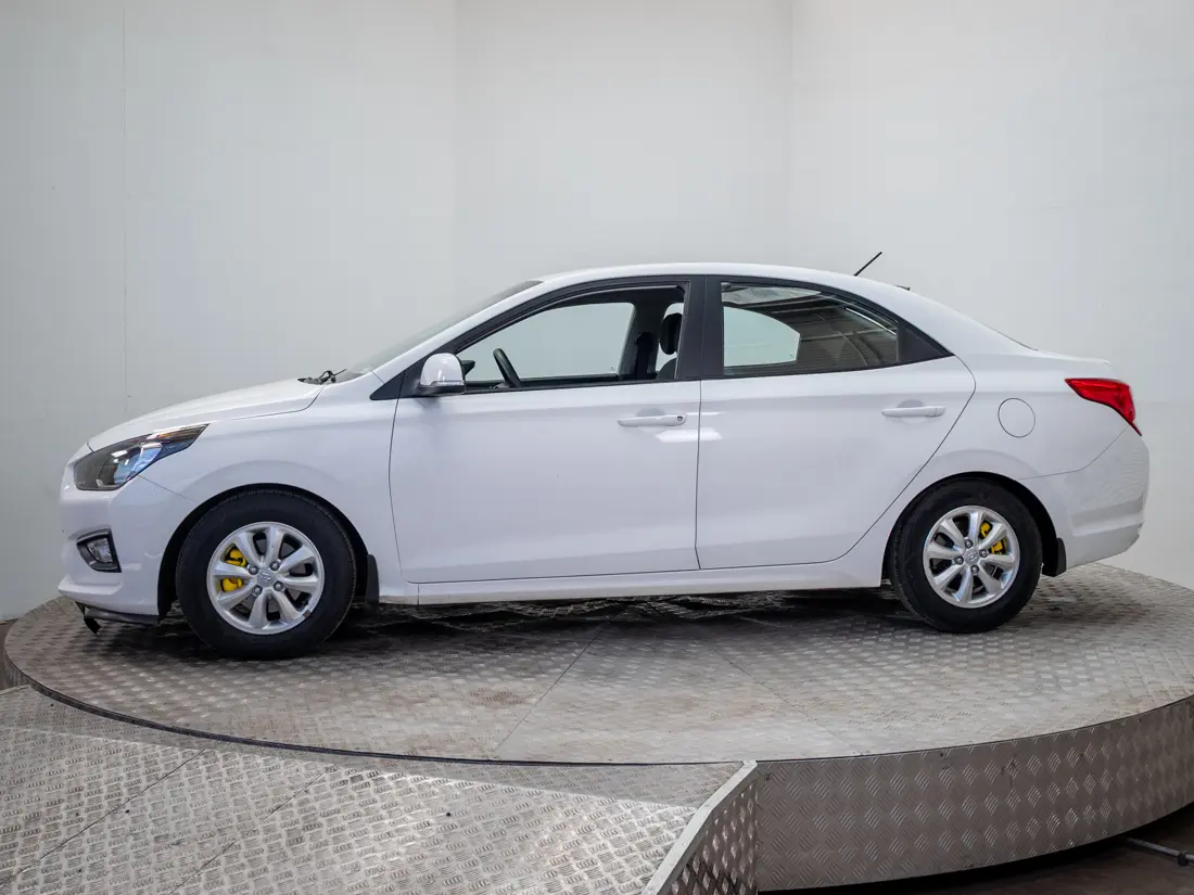 Hyundai Verna — foto 4 de 19