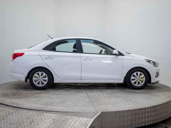 HYUNDAI VERNA 2022 usado — Pompeyo Carrasco — foto 8