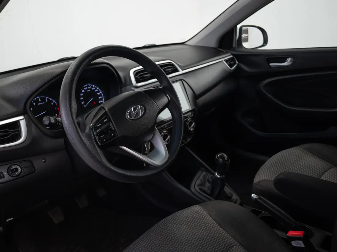 Hyundai Verna — foto 11 de 19