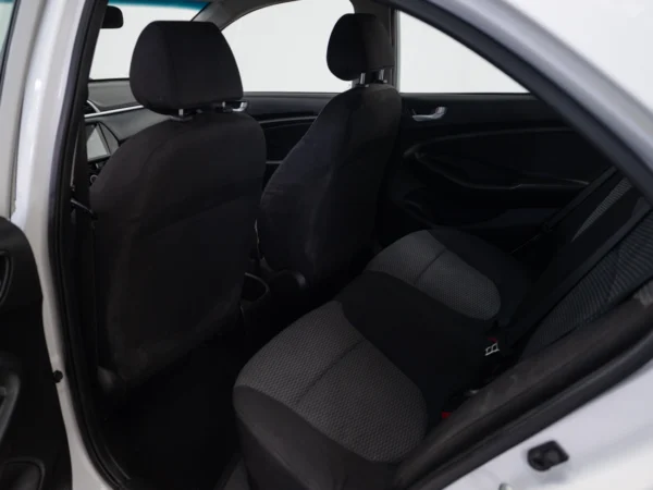 HYUNDAI VERNA 2022 usado — Pompeyo Carrasco — foto 13