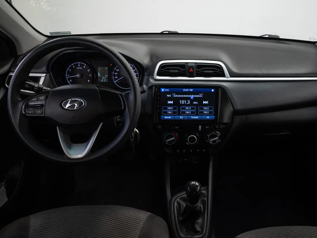 Hyundai Verna — foto 14 de 19