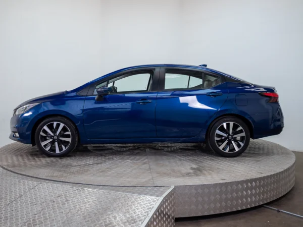 NISSAN VERSA 2022 usado — Pompeyo Carrasco — foto 3