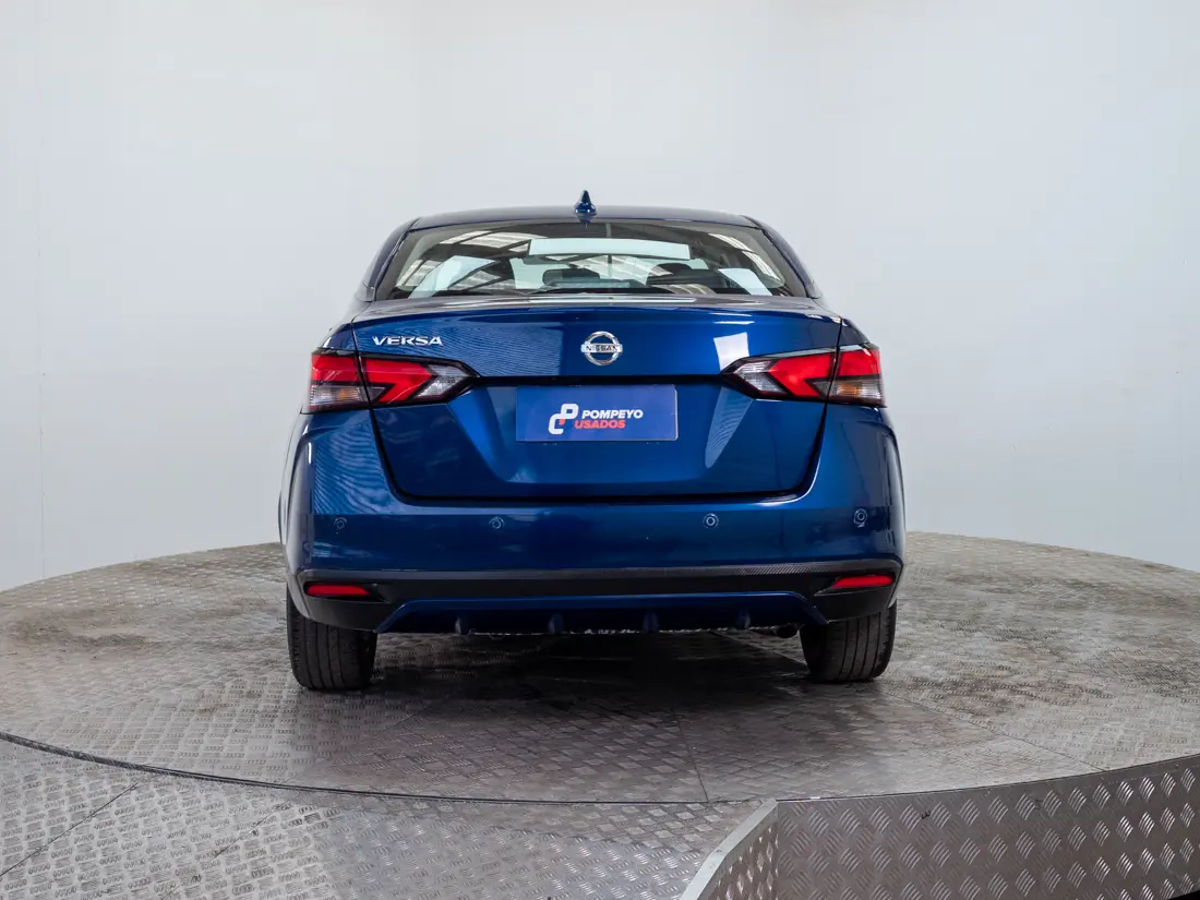 Nissan Versa — foto 5 de 19