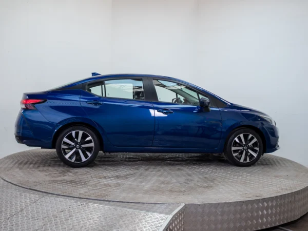 NISSAN VERSA 2022 usado — Pompeyo Carrasco — foto 7