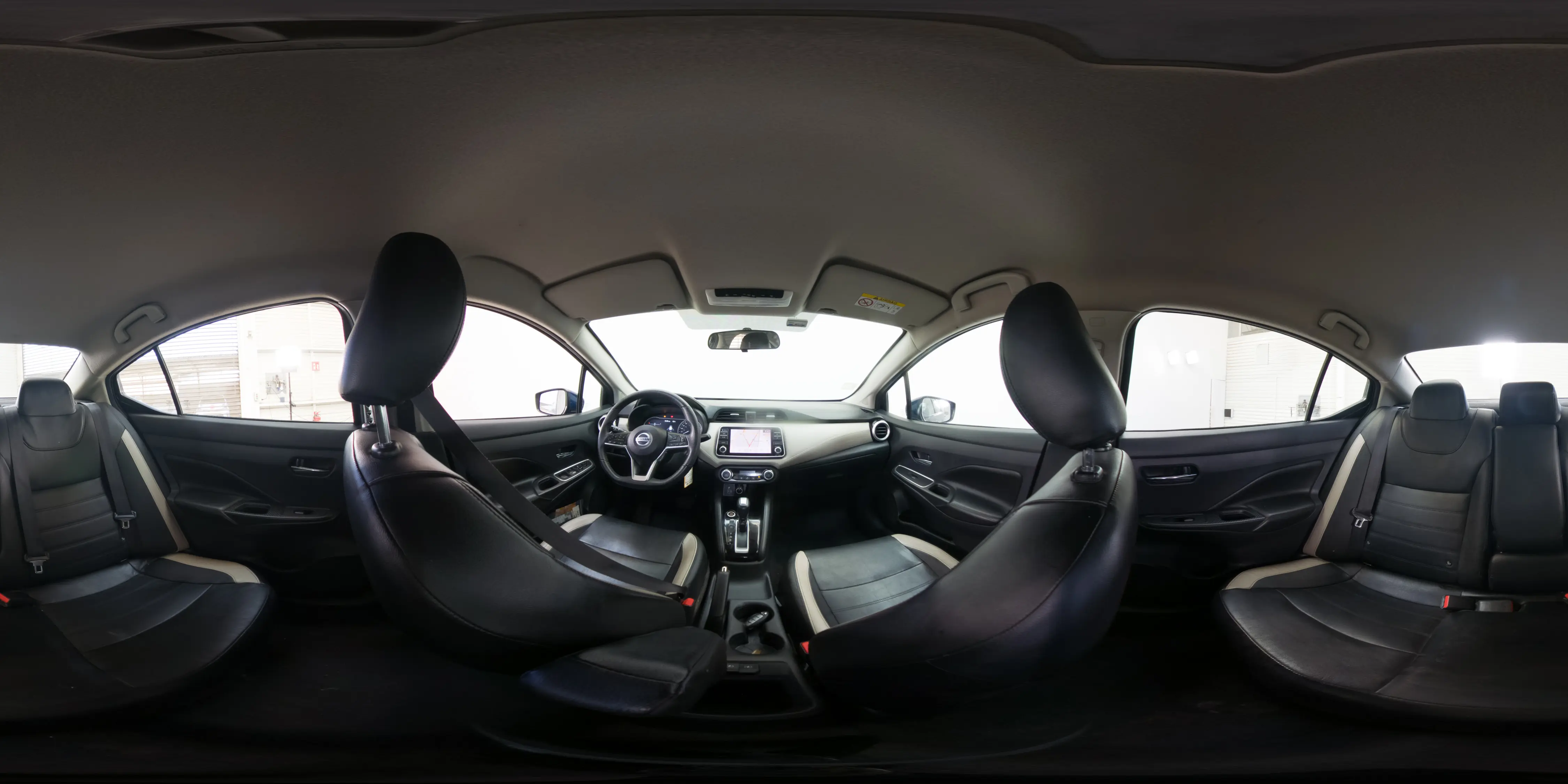 Nissan Versa — foto 19 de 19