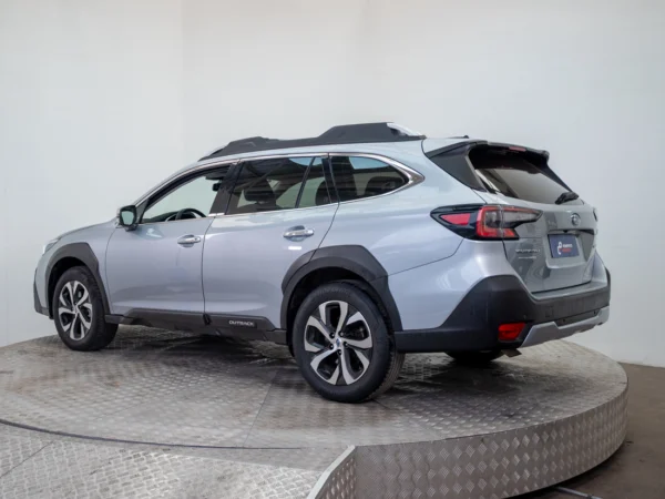 Subaru OUTBACK 2022 usado — Pompeyo Carrasco — foto 4