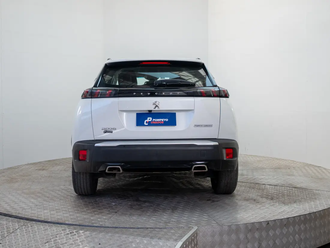 Peugeot 2008 — foto 5 de 19