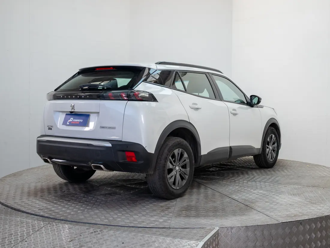 Peugeot 2008 — foto 6 de 19
