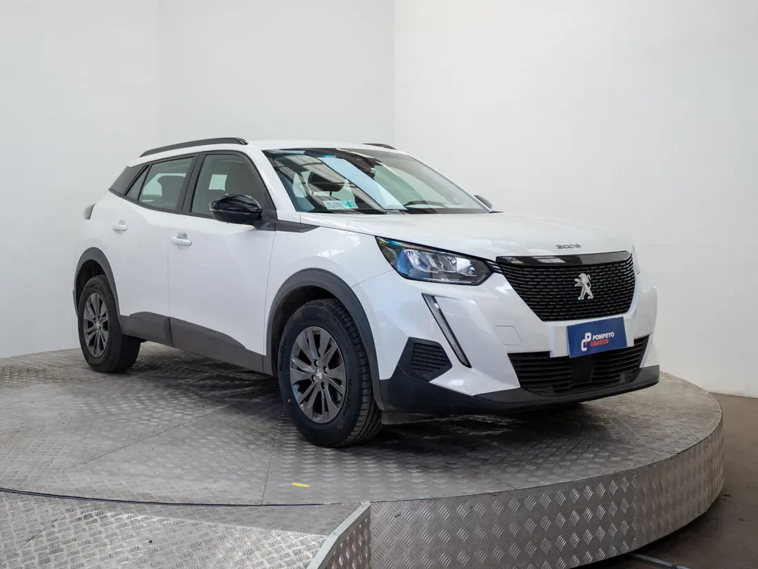 Peugeot 2008 — foto 8 de 19
