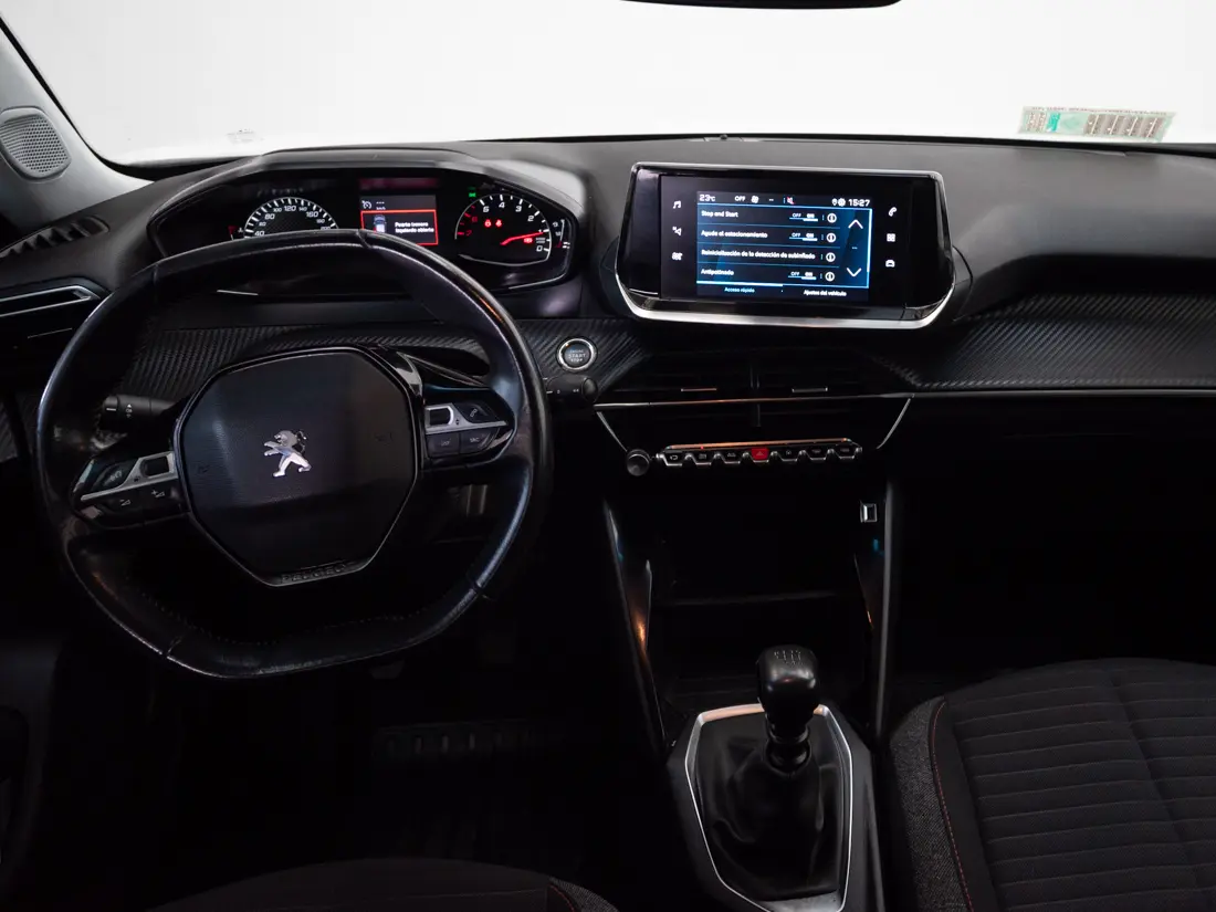Peugeot 2008 — foto 14 de 19