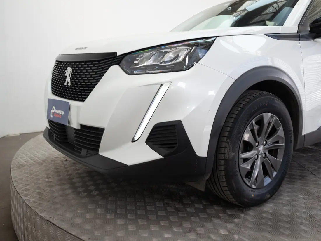 Peugeot 2008 — foto 17 de 19