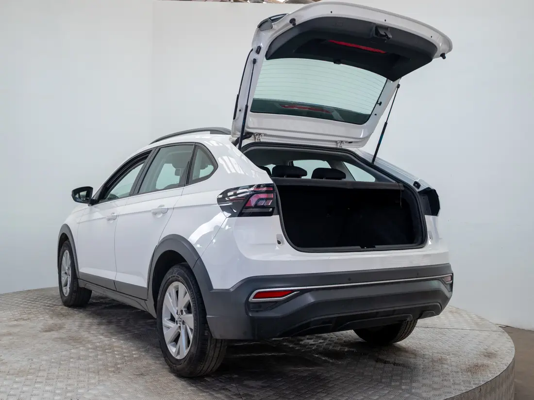 Volkswagen Nivus — foto 10 de 20