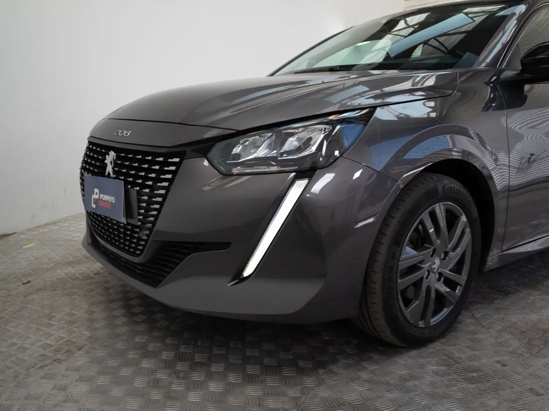 Peugeot 208 — foto 17 de 19