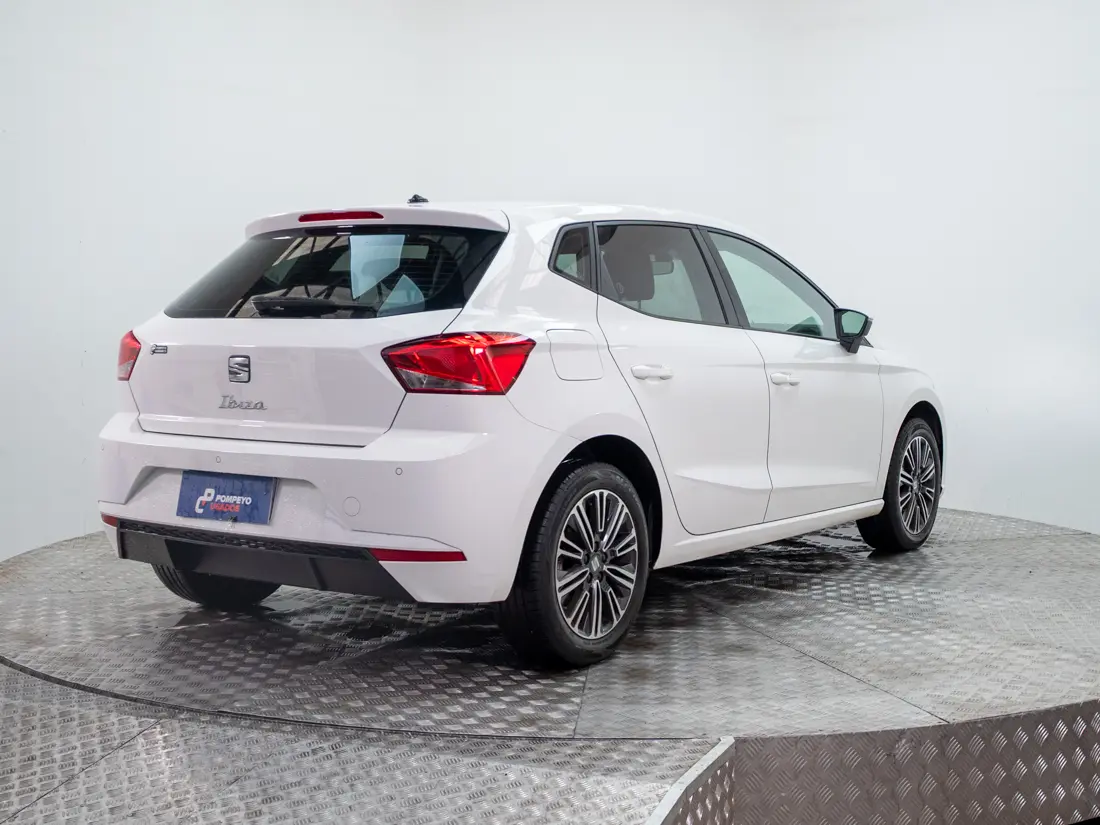 SEAT Ibiza — foto 6 de 18