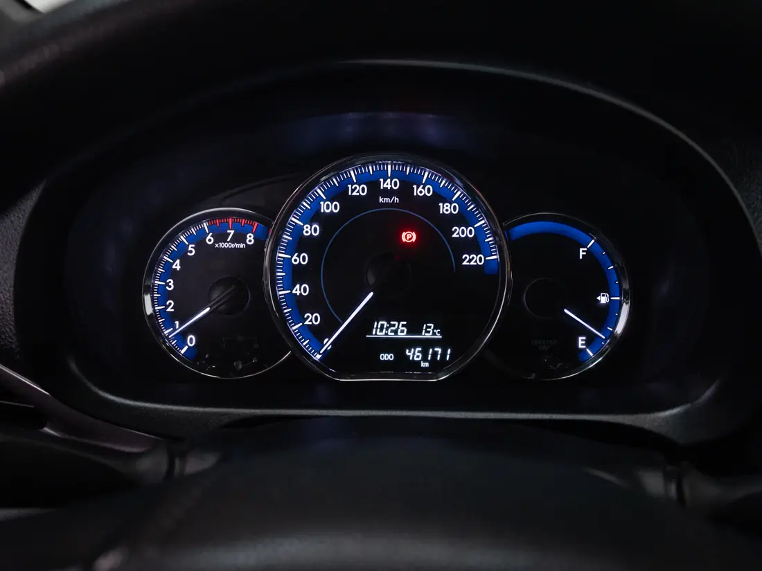 Toyota Yaris — foto 12 de 19