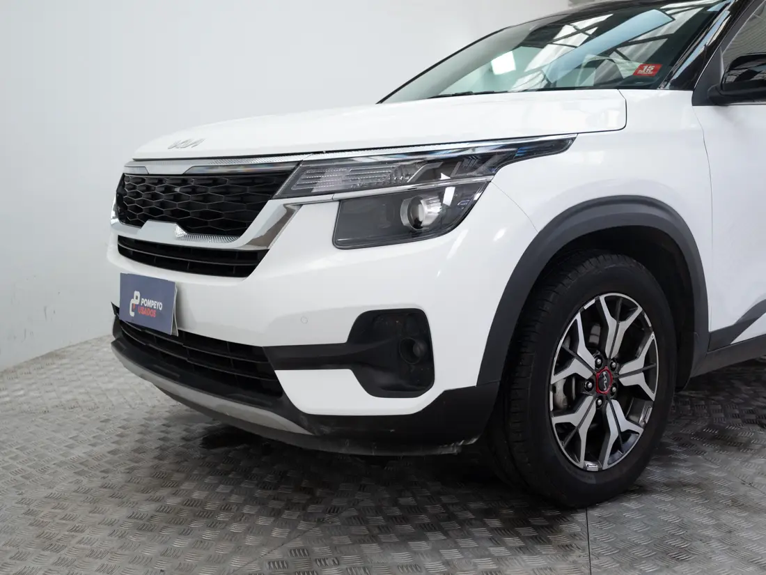 KIA Seltos — foto 16 de 18
